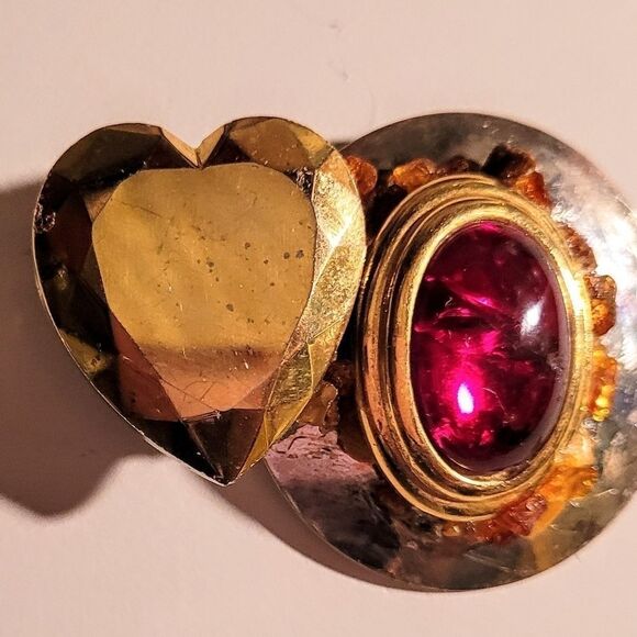 Wendy Gell Brooch Heart, Circle , Polished Metal Gold  Silver Fuschia Cabochon